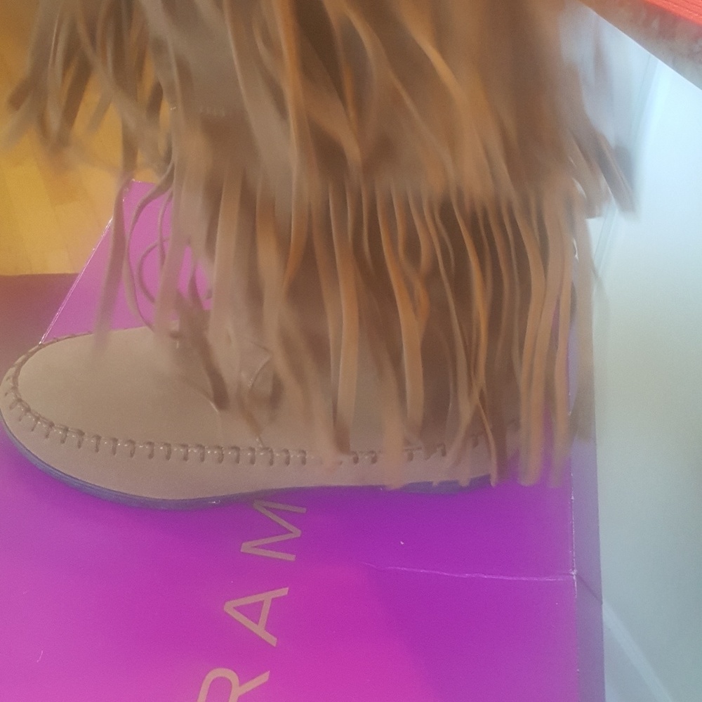 Women  boots (NWOT)